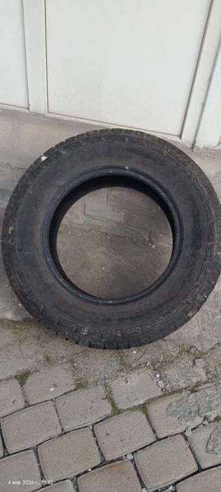 Продаю шины на Прадо