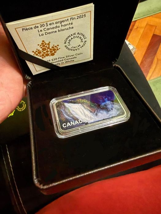 Чисто сребро 999 с черна и цветна светлинна боя (Proof)