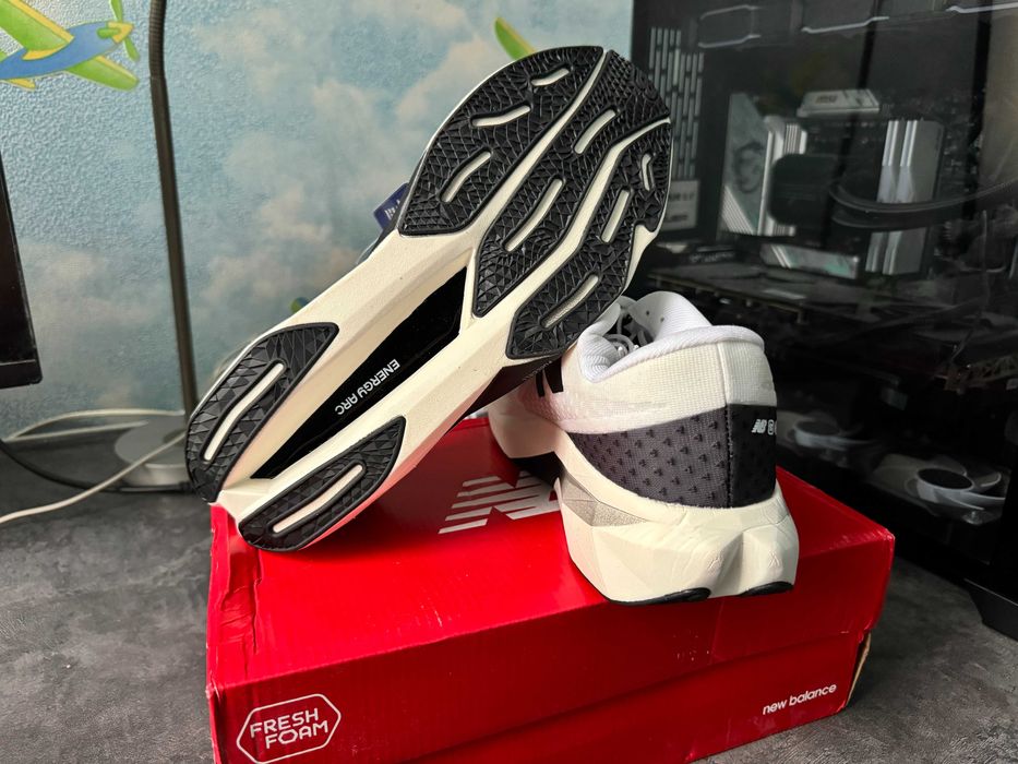 New Balance FuelCell SuperComp Trainer v3
