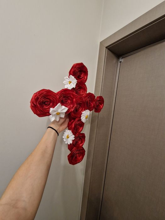 Aranjament floral din satin