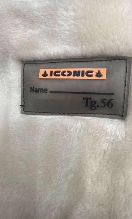 Продам куртку ICONIC