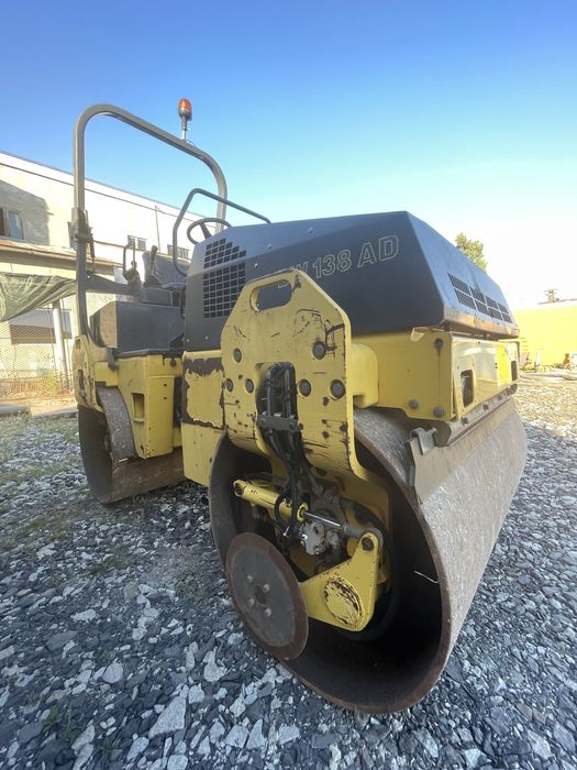 Închiriez cilindru compactor 4.5 tone