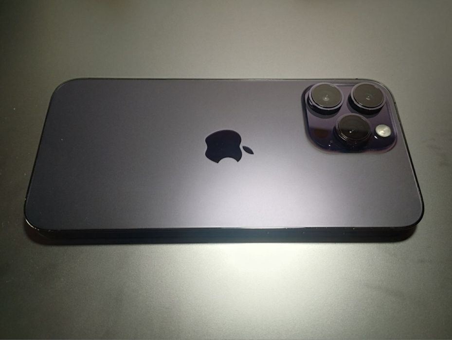 IPhone 14 Pro Max, 6 чехлов, зарядка, коробка