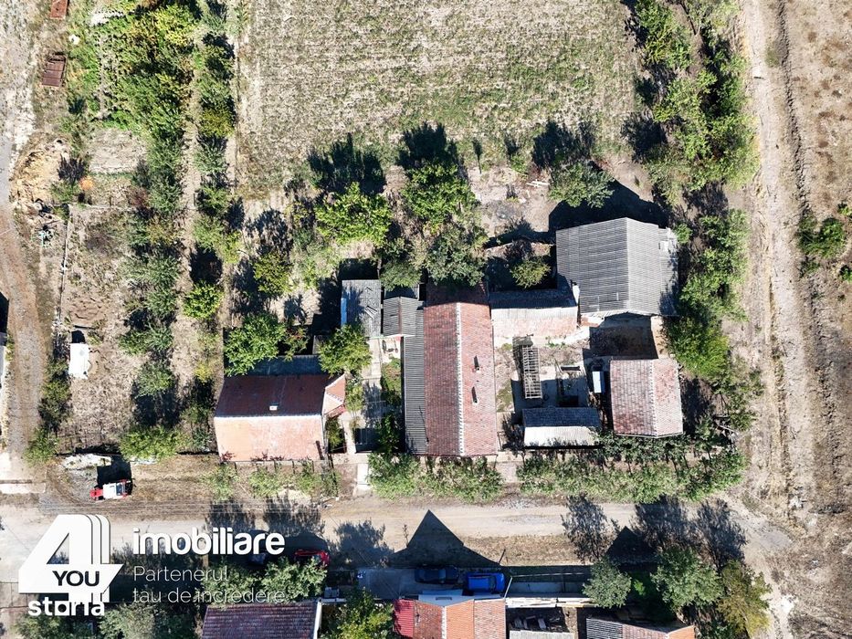 Proprietate în Țipari,formată din casă cu anexe+teren intravilan2880mp