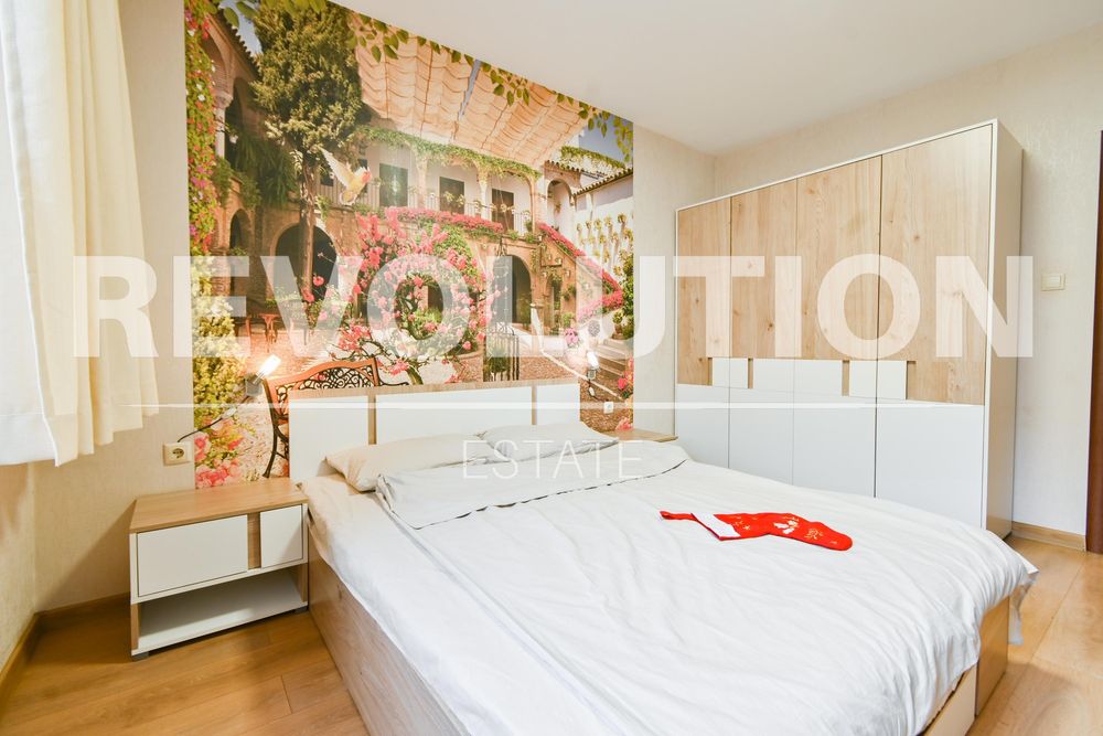 Тристаен апартамент в ж.к. Зона Б-5.