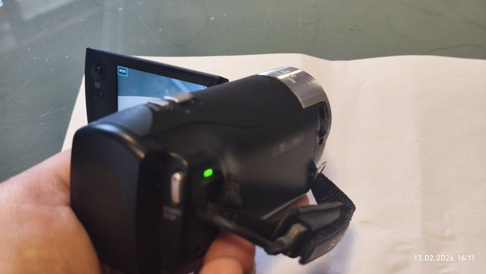 Камера Sony HDR-CX240E