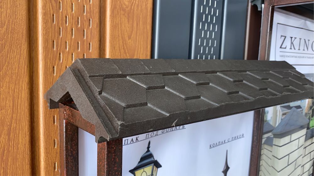 Колпаки, фонари, парапеты.