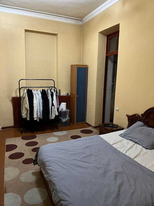 Webster oldida sheriklikka kvartira