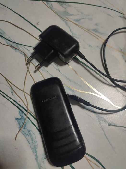 Продается сотовый телефон