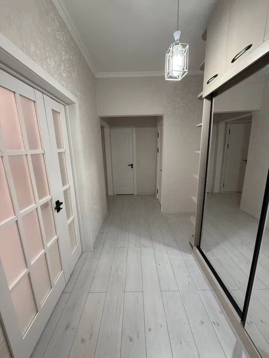 Продаю 4-х комнатную квартиру Сергели Куйлюк 5