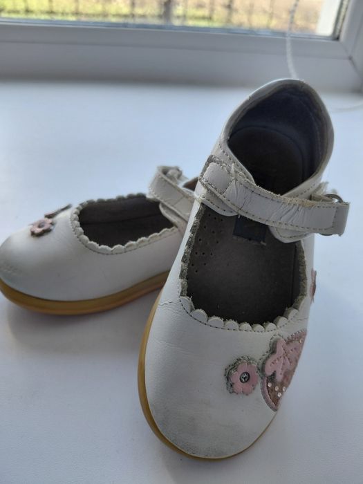 Продам обувь детскую