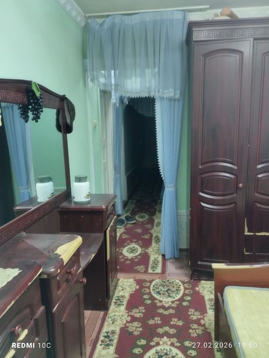 Хамма шароити бор дом сотилади  2 хонали