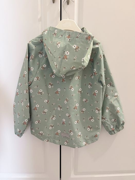 Продам детскую ветровку