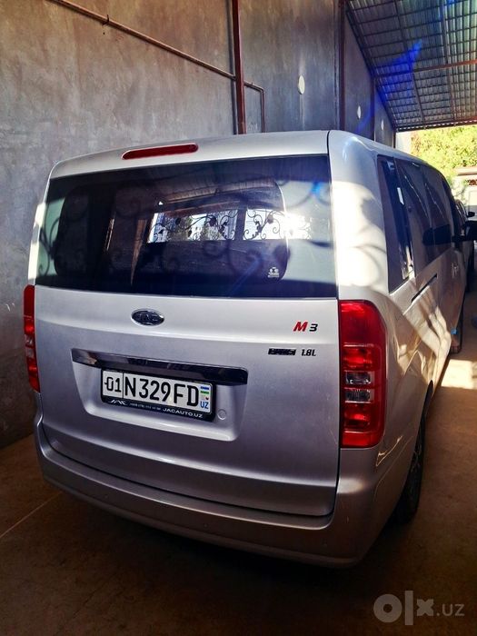 Водитель с минивэном JAC M3 — поездки по Узбекистану
