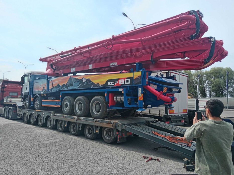 Автобетононасос KCP 60 метров на шасси HOWO SITRAK 10х4 CIP TASHKENT
