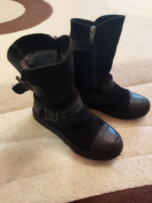 Продам зимние сапожки