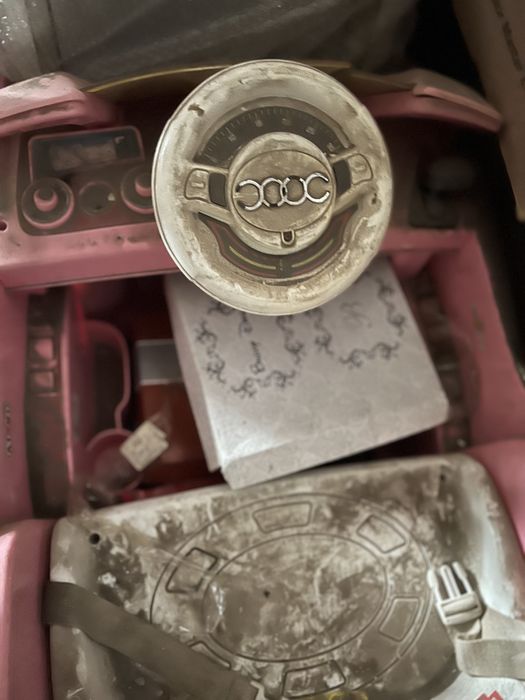 Продам детскую машину.