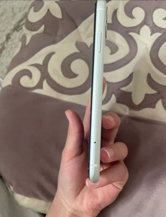 iPhone 11. 128гб Акб 76