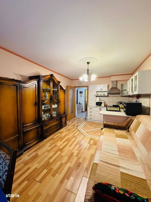 Apartament cu 3 camere pe str. Aluminei langa Liceul Ortodox