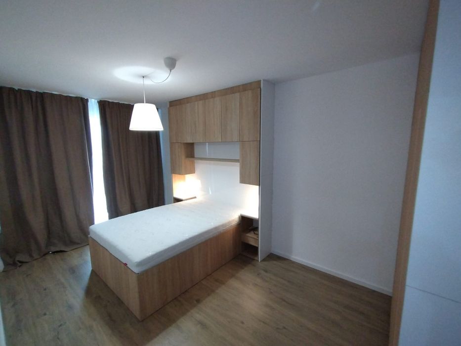Închiriez apartament cu două camere în Estoria cyti