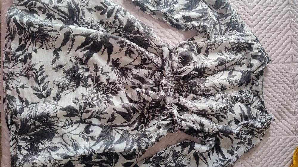 Сини рокли,Златна рокля  L,жълта S