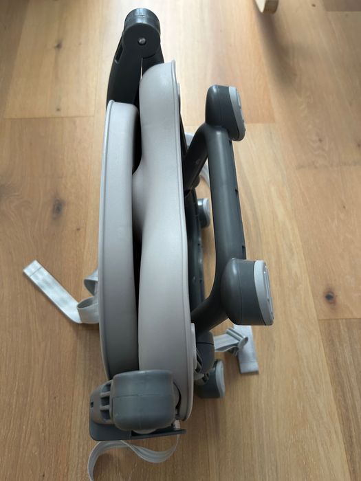 Scaunel bebe masa NOU