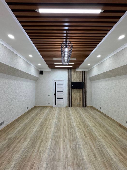 Аренда офис Чайкоф ц1  цоколь 135м2