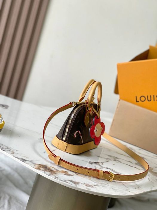 Geanta Louis Vuitton Nano Alma
