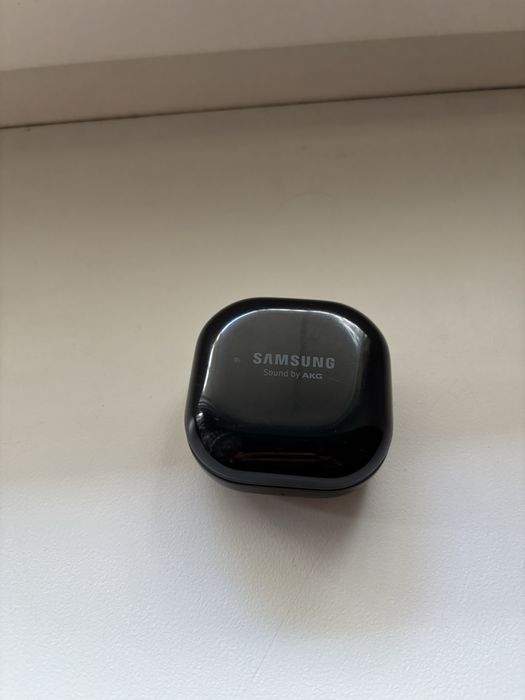 Galaxy buds live