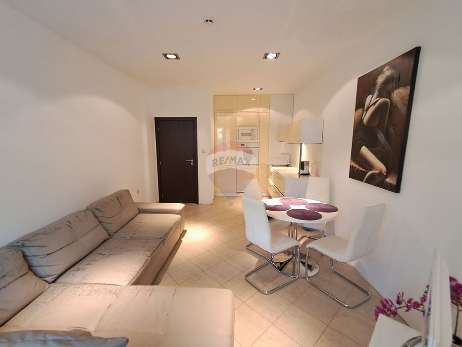 Продава се Двустаен апартамент в к.к. Златни пясъци - 59 кв.м за 1543 €/кв.м - Снимка #1