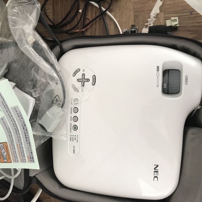Proiector Nec LT380