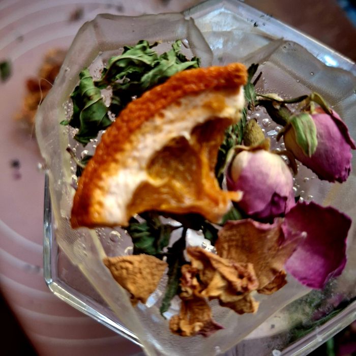 чаени бомбички/tea bombs Представяме ви нашите иновативни чаени бомби!