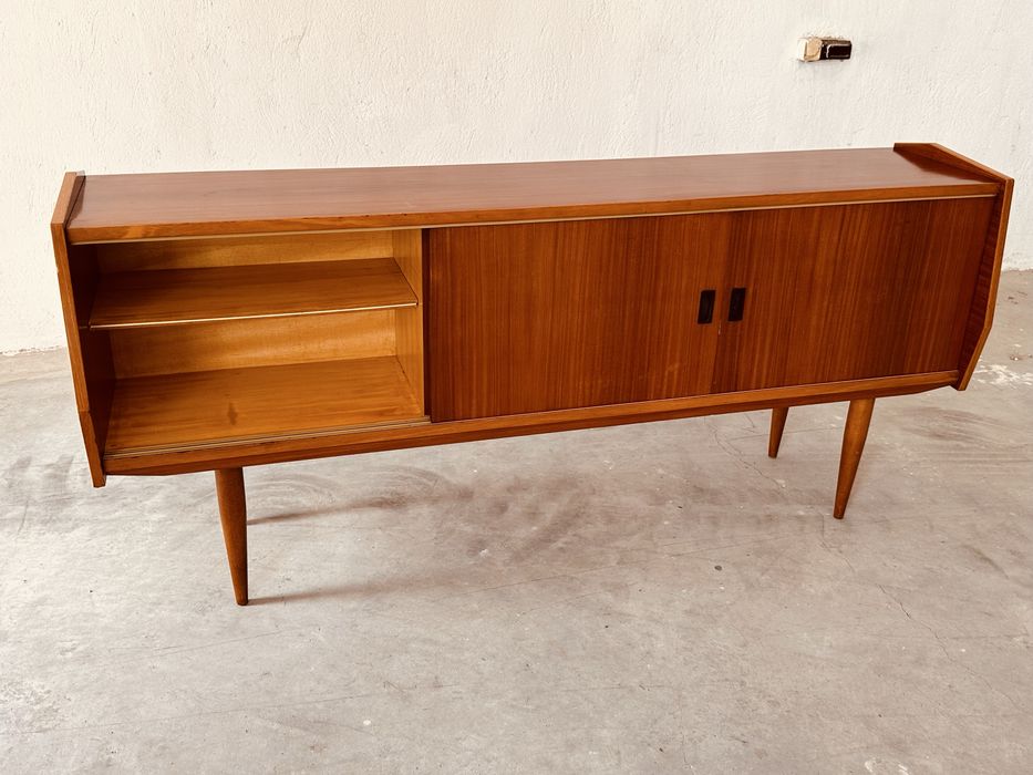 Италиански дизайнерски сайдборд Mid-Century Modern – стил Gio Ponti