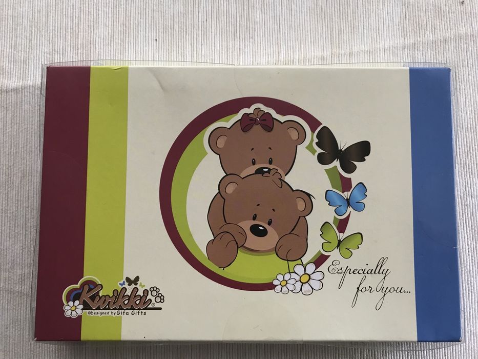 Продавам дървена рамка за детски снимки