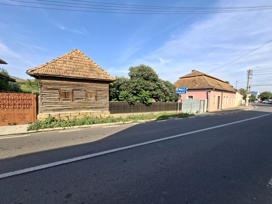 Casa si teren de vanzare
