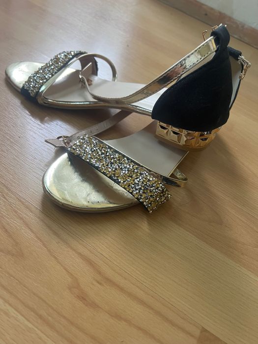 Дамски сандали -стилни