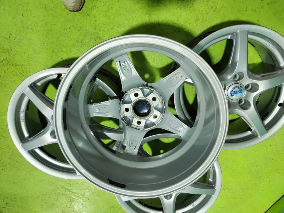 17 5x108 Volvo лети джанти 5х108 волво