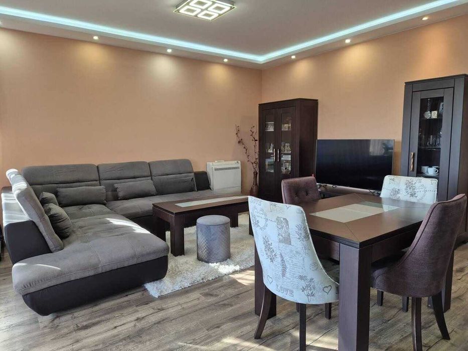 Тристаен апартамент Кършияка