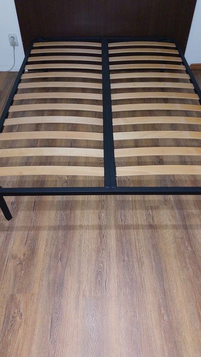 Pat 200/200 si Somiera metalica +saltea 140/200