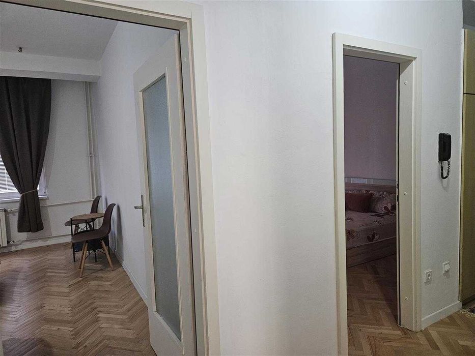 Дава се под наем Тристаен апартамент в Пловдив, Старият град - 96 кв.м за 357 € - Снимка #6