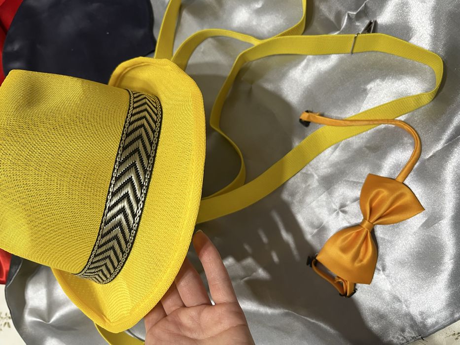 Продам костюмы для утренника