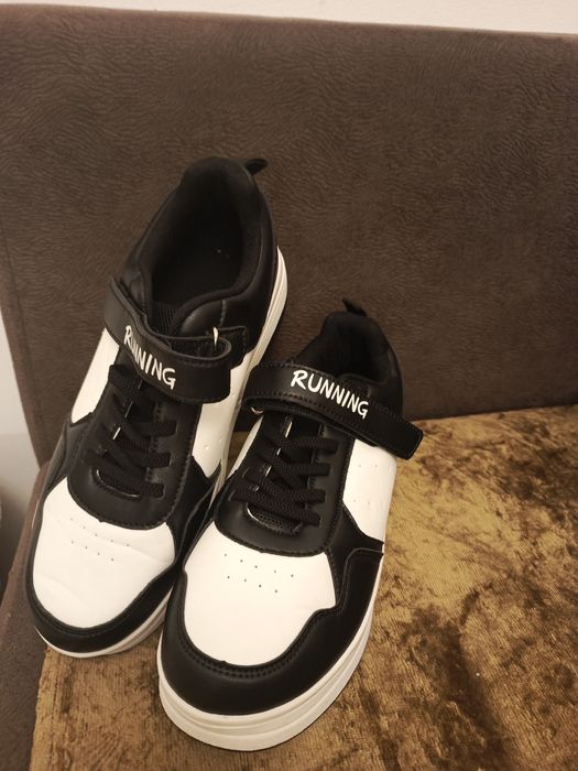 Кроссовки на колёсах