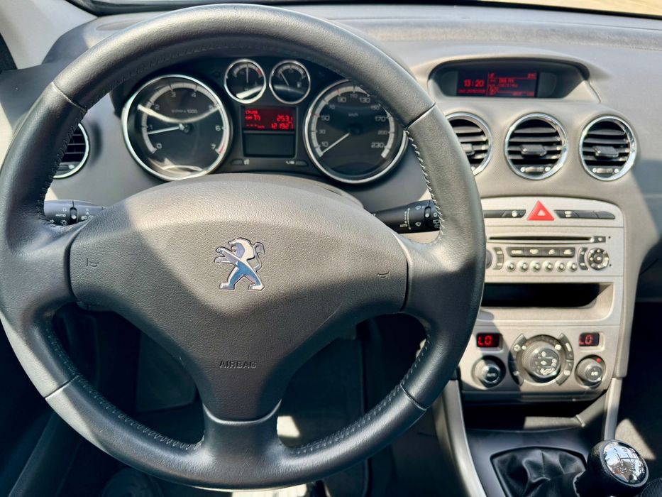 Peugeot 308 . 123.000 km .2012