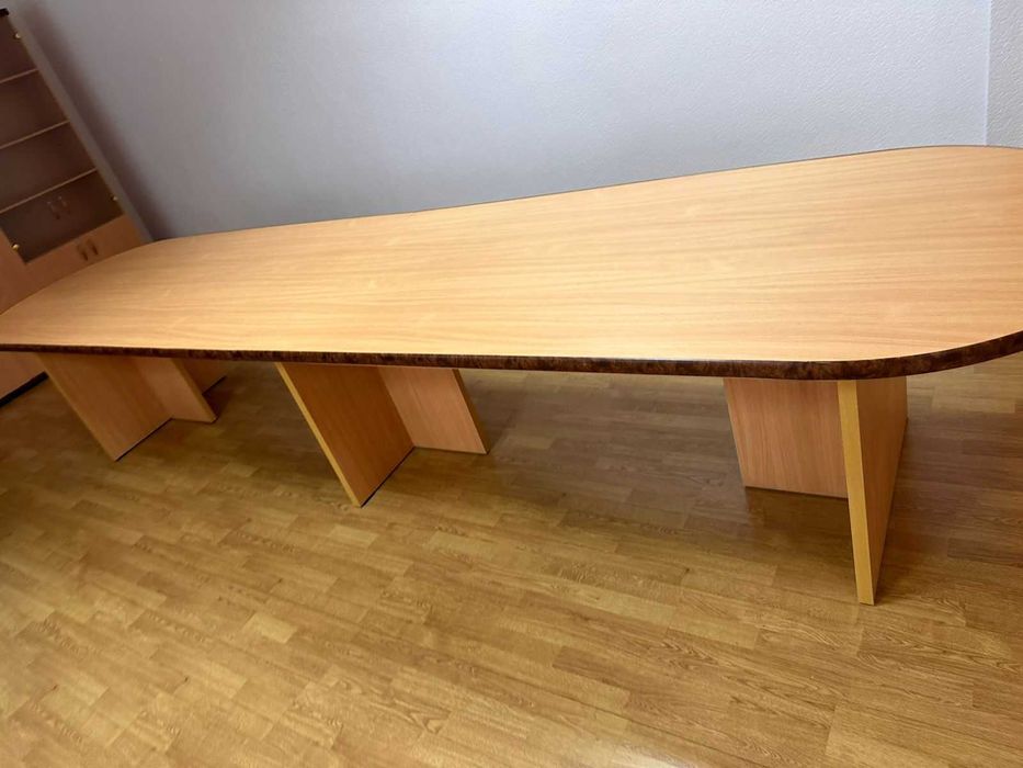 стол большой,5 метров