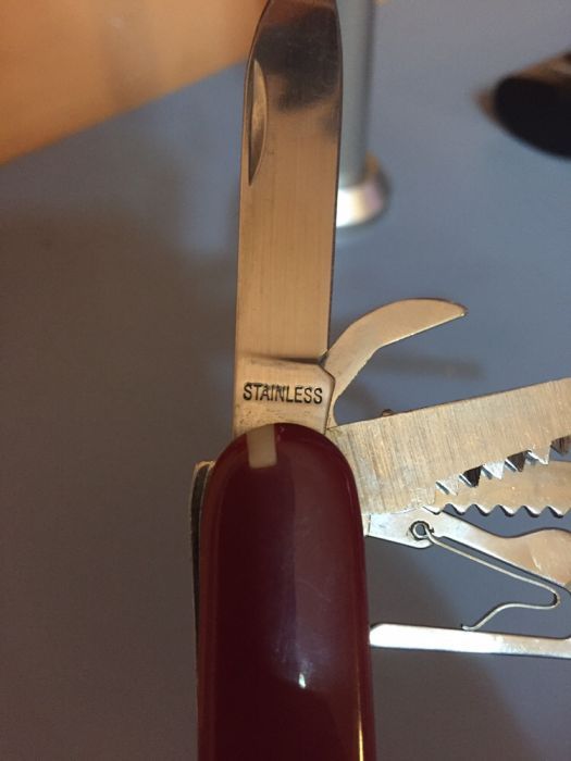 Vind briceag Toneli multifunctional!