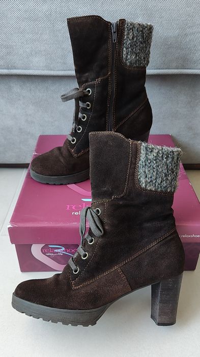 Ghete / botine dama, piele intoarsa, maro, cu toc