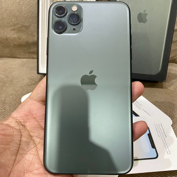 Продам срочно iphone 11 pro max 256 / 75 к