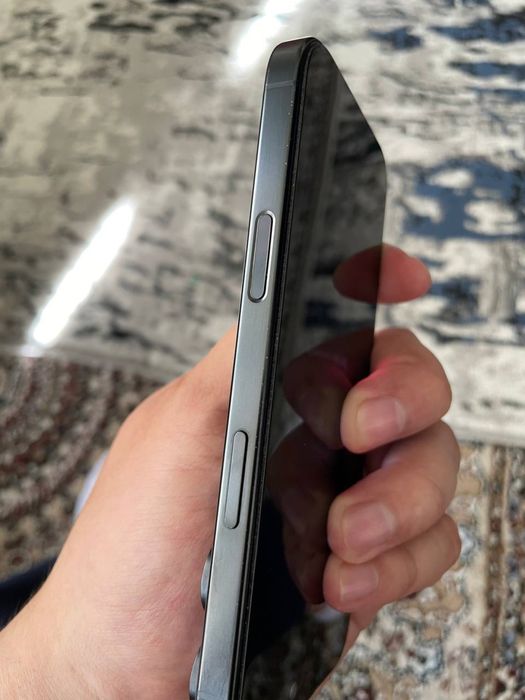 Iphone 16 pro qora rang