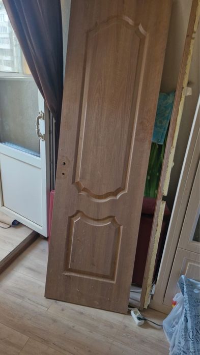 Продам три двери в отличном состоянии