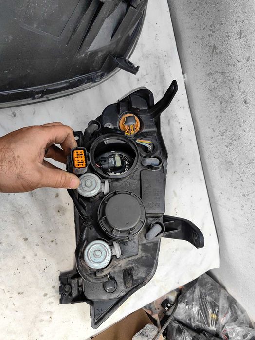 Оригинални фарове Мазда 2  Mazda 2